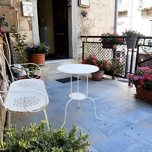 La Casa Del Pittore Di Petralia Couette-café
